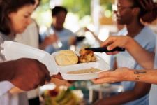 Spread the Gratitude: Simple Ways to Give Back This Thanksgiving
