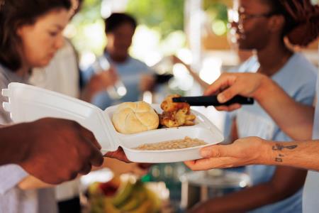 Spread the Gratitude: Simple Ways to Give Back This Thanksgiving